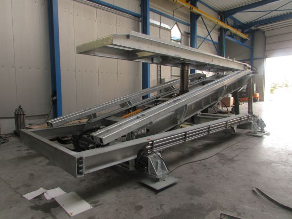 Hydraulische kipstoel, groep + leidingwerk en cilinders
